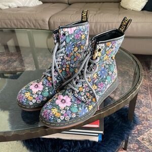 Dr Martens Newton WL Boot